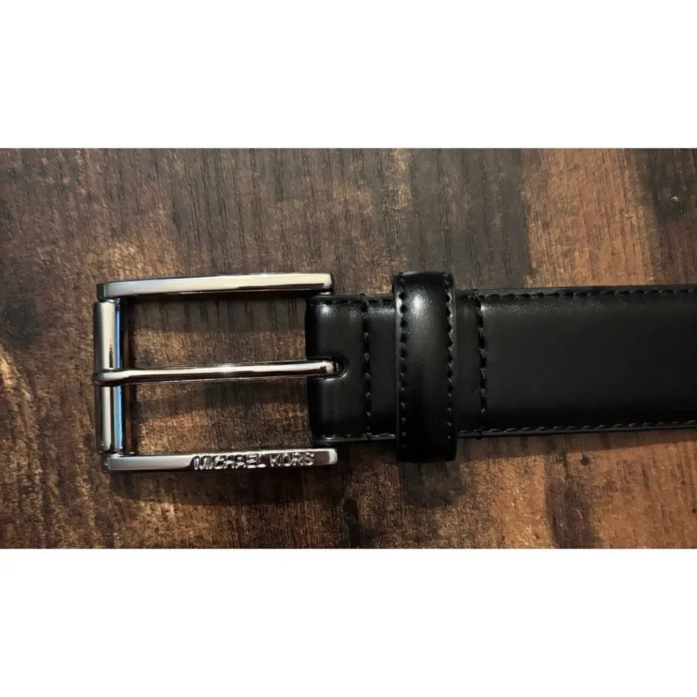 Michael Kors  Classic leather belt Size 32” in Black